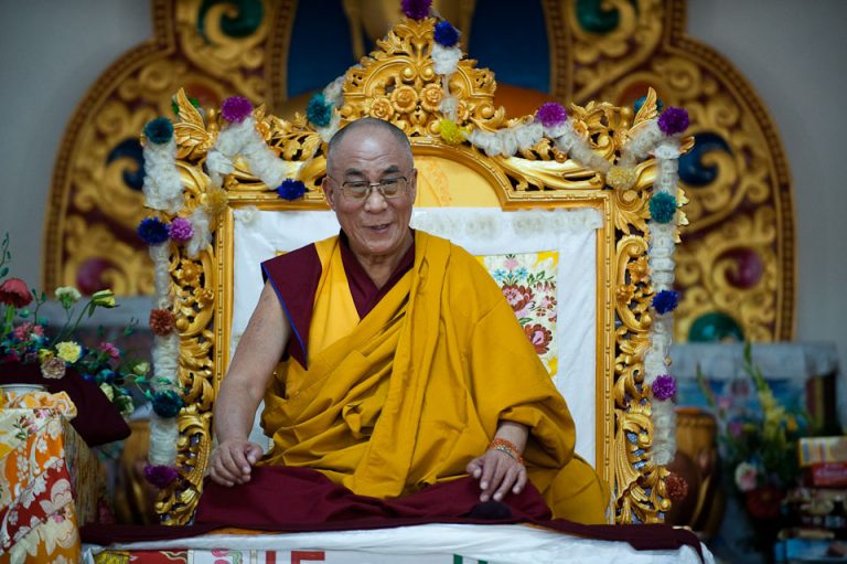 Dalai Lama teaching meditation